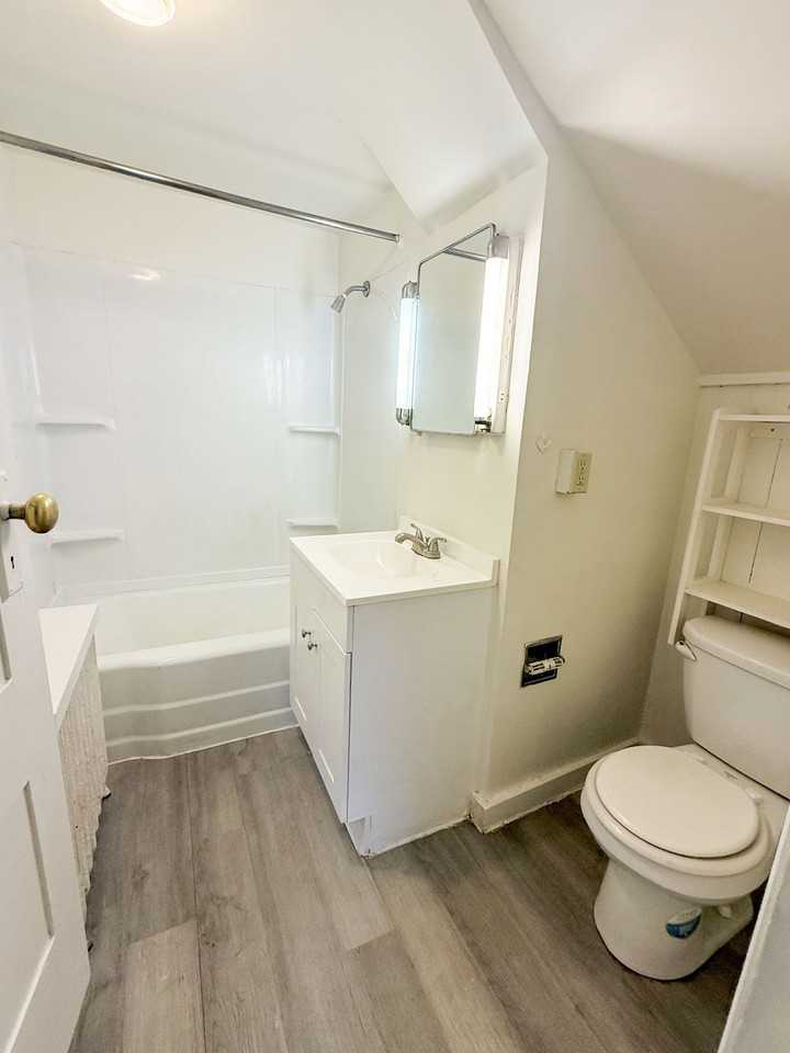 497 Norwood Rd #2 - Photo 5 of 11