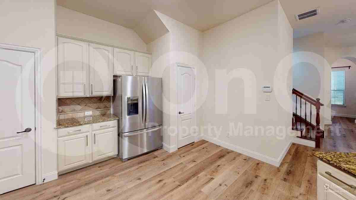 4233 Swan Forest Dr #C - Photo 5 of 22