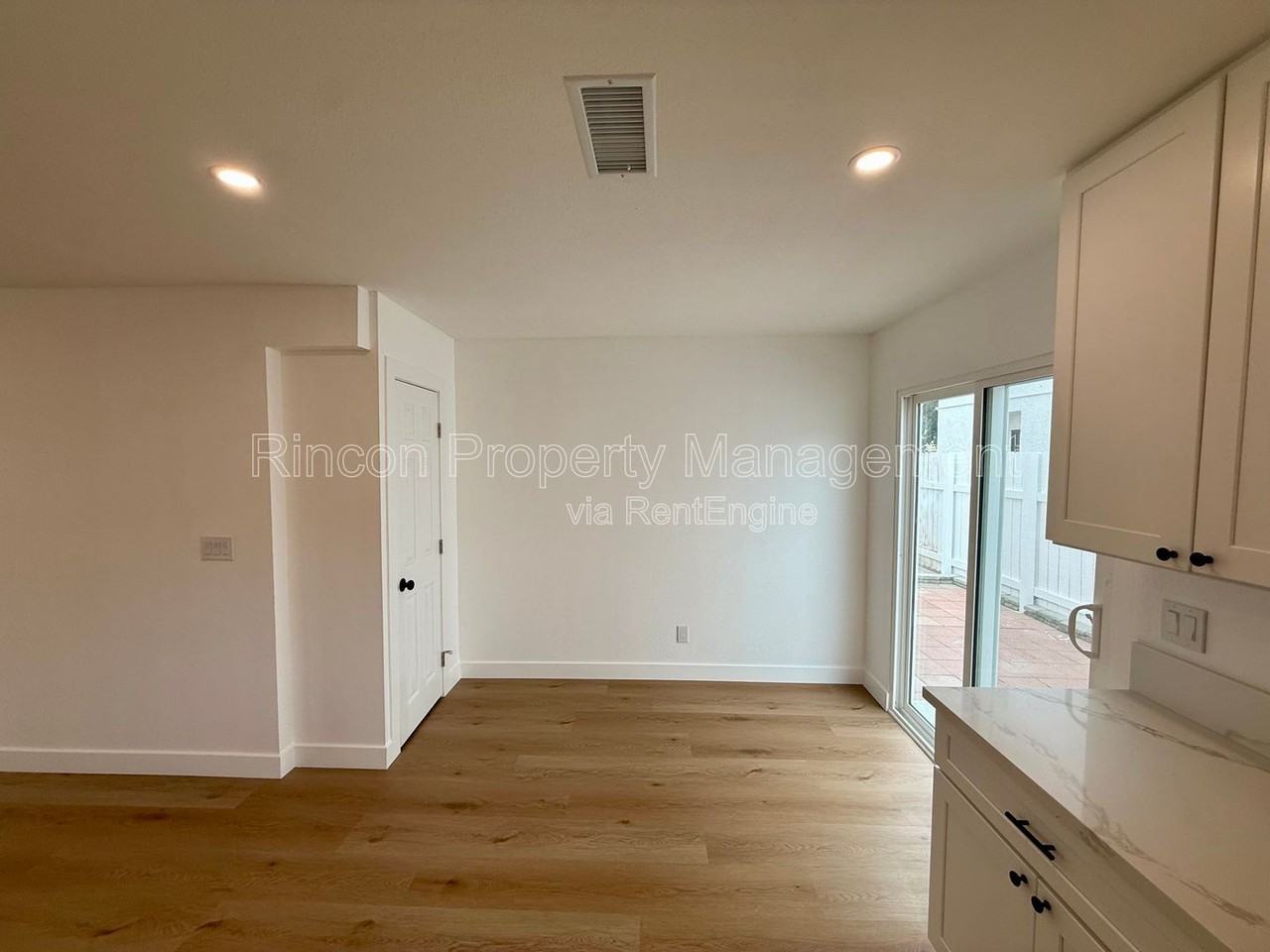 607 Lemon Way #B - Photo 6 of 39