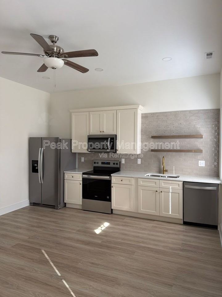 3014 Parkwood Ave - Photo 3 of 13