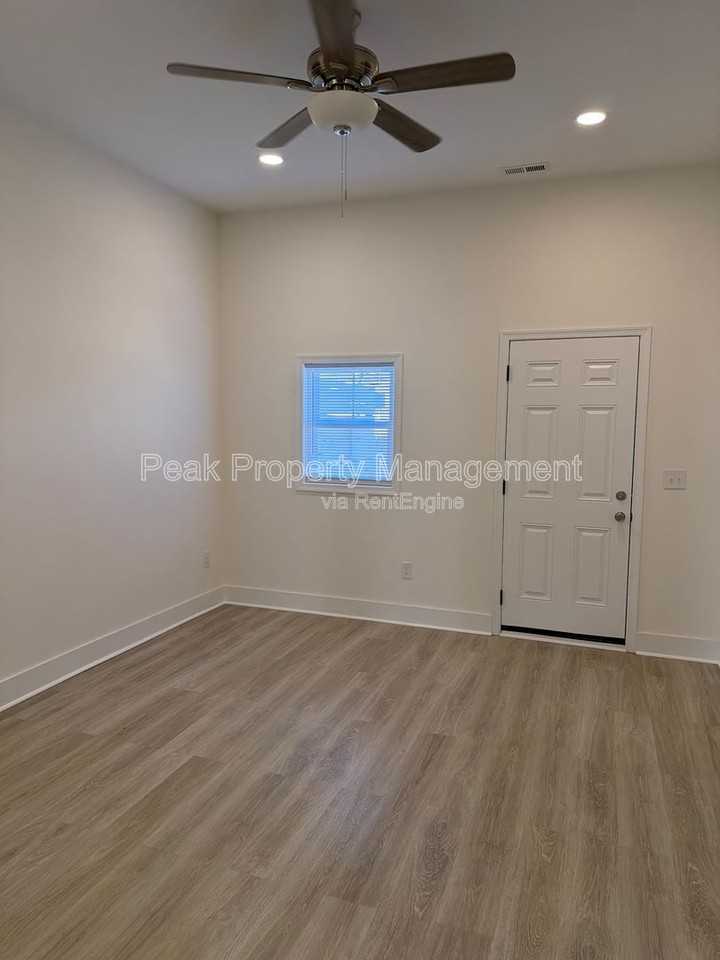 3014 Parkwood Ave - Photo 5 of 13