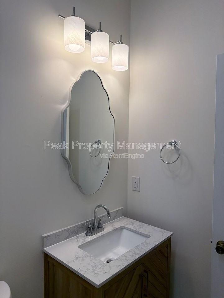 3014 Parkwood Ave - Photo 7 of 13