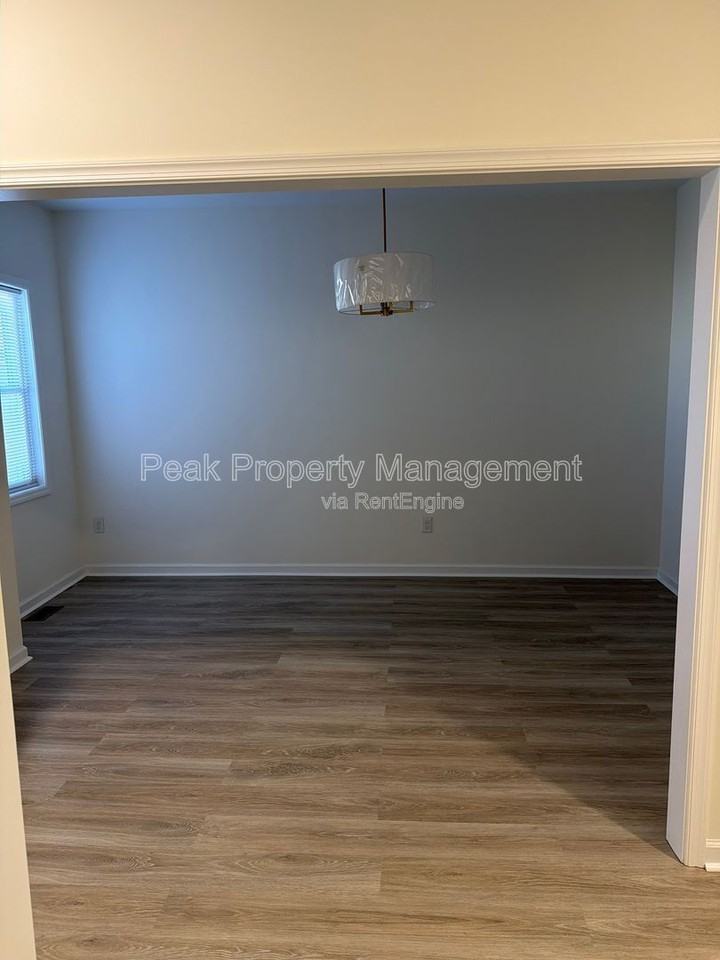 3016 Parkwood Ave - Photo 3 of 16