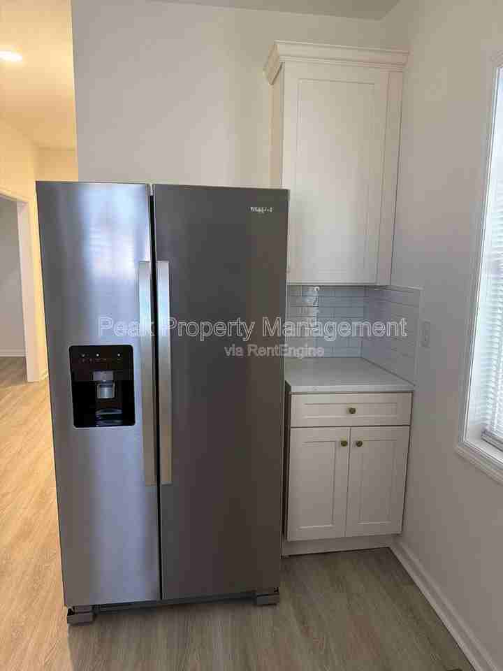 3016 Parkwood Ave - Photo 6 of 16