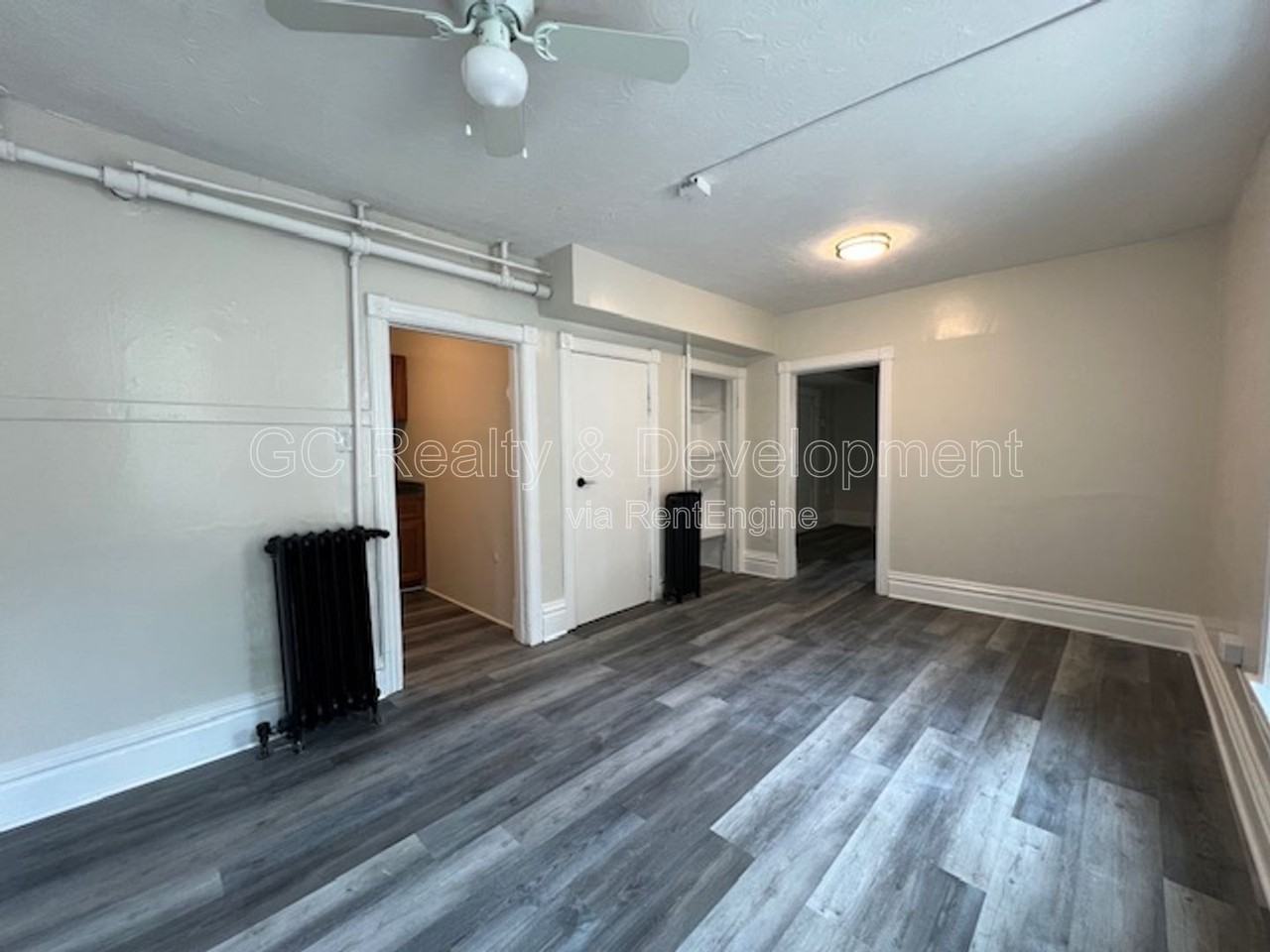 214 Du Page St #B - Photo 5 of 10