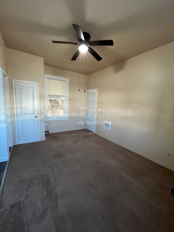 730 Florida St #F - Photo 3 of 5