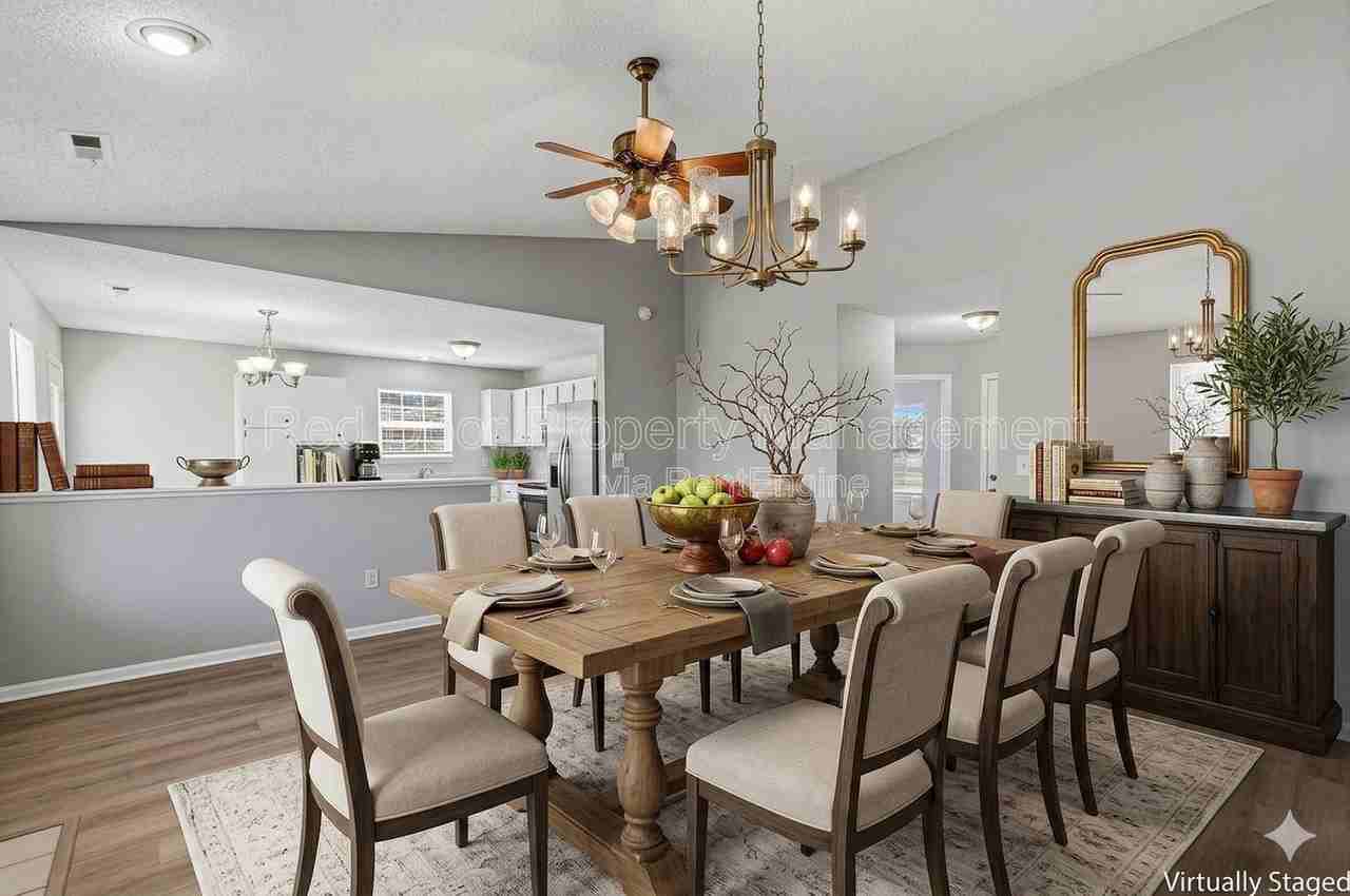 18001 Sanibel Cir - Photo 2 of 31