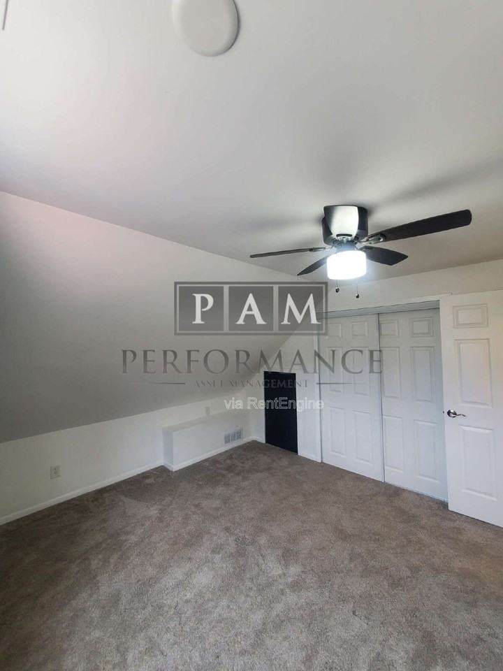 2829 S Howell Ave - Photo 4 of 45