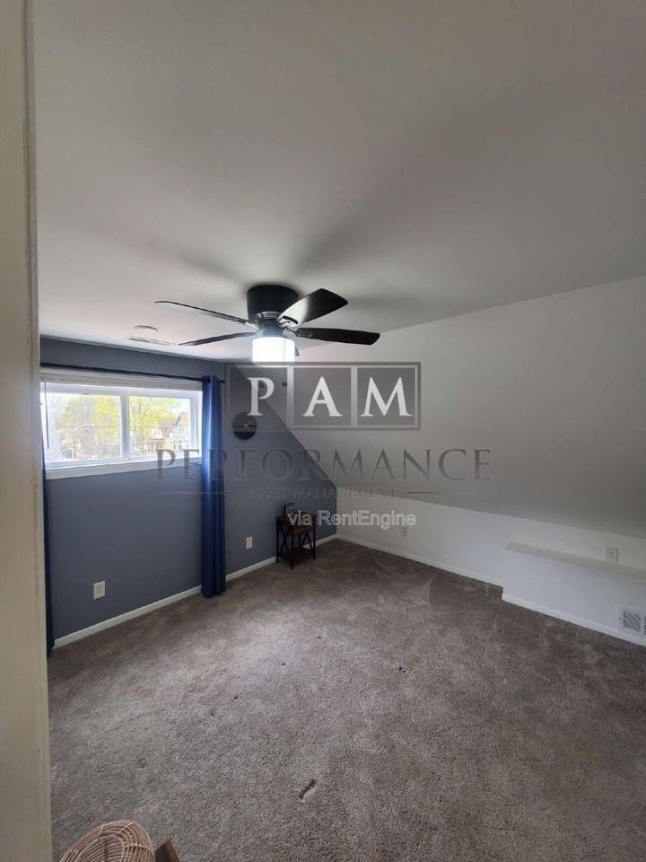 2829 S Howell Ave - Photo 7 of 45