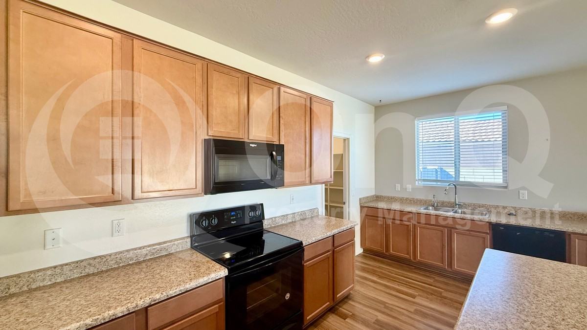 5215 S 18th Pl - Photo 3 of 22