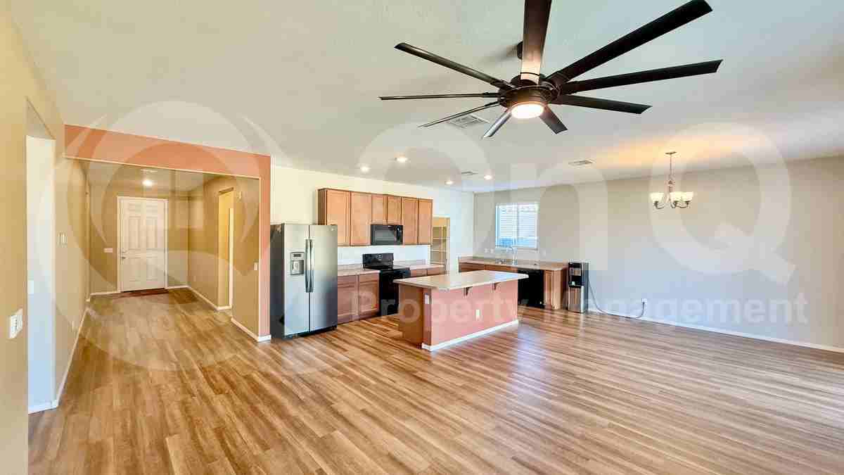 5215 S 18th Pl - Photo 6 of 22