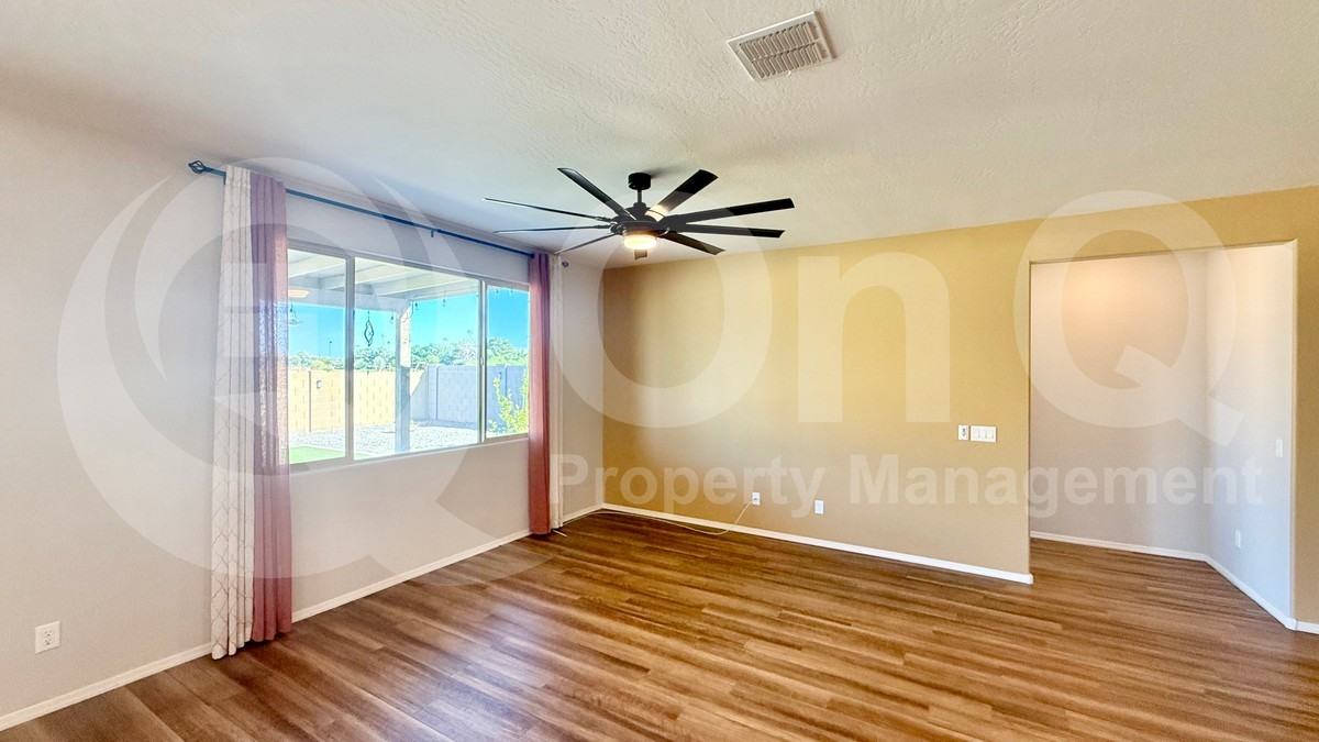 5215 S 18th Pl - Photo 7 of 22