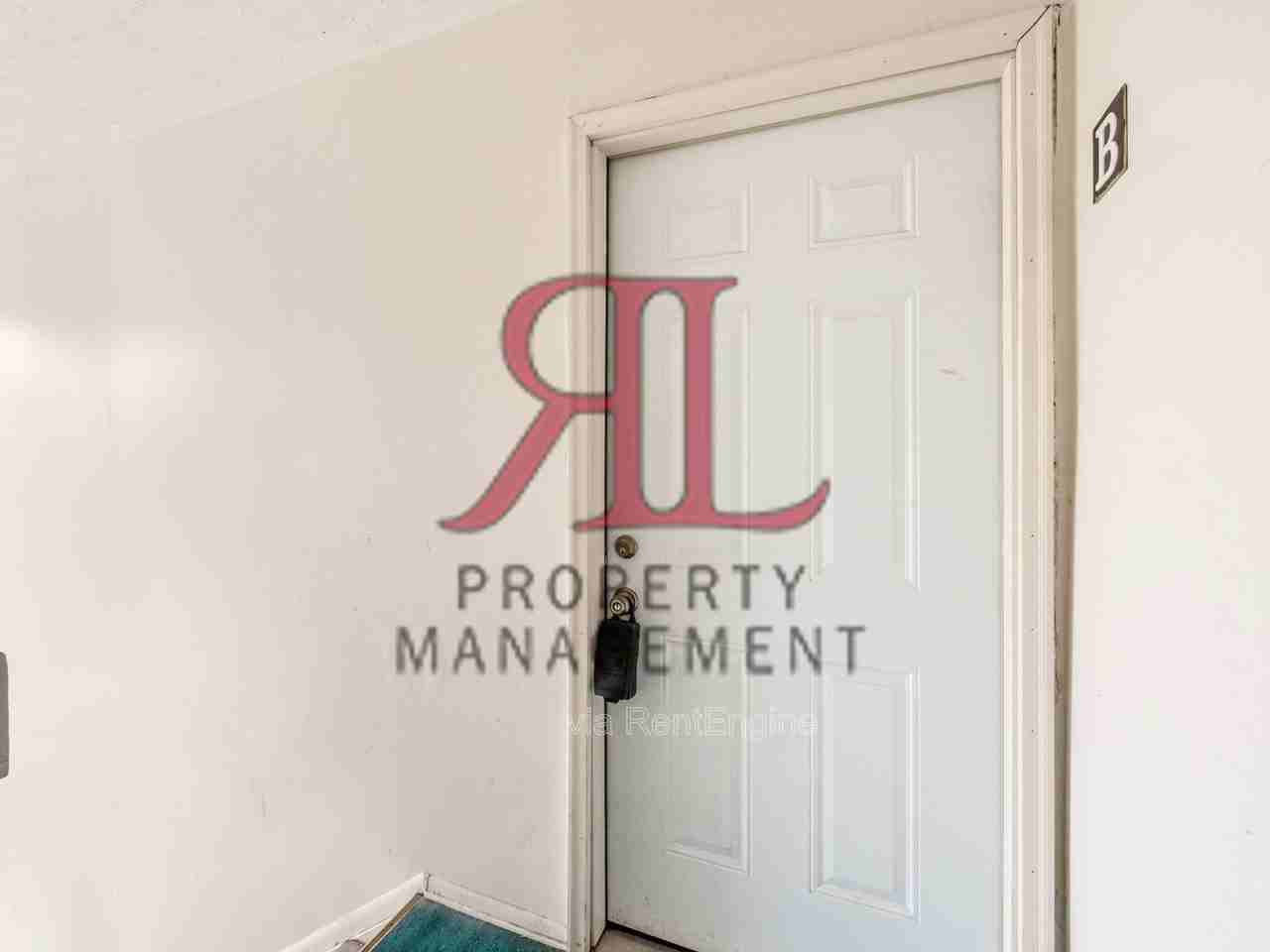 155 N 17th St #B - Photo 5 of 25