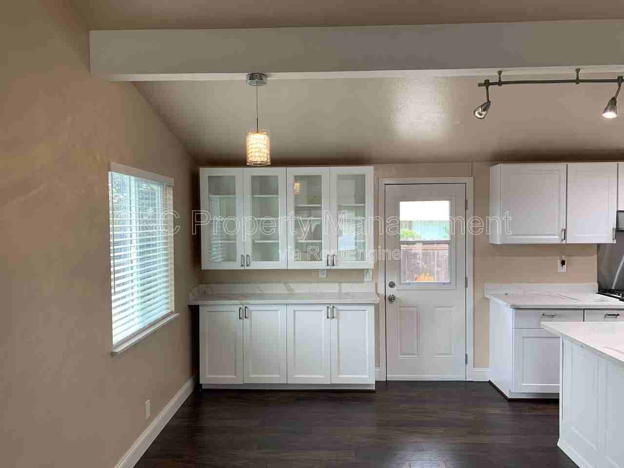 1975 Paralta Ave - Photo 5 of 13