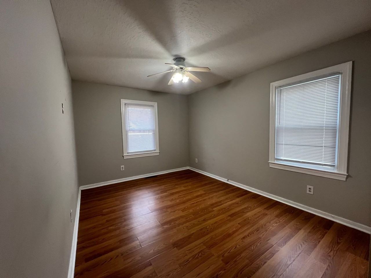 835 Winnetka Ave - Photo 7 of 14