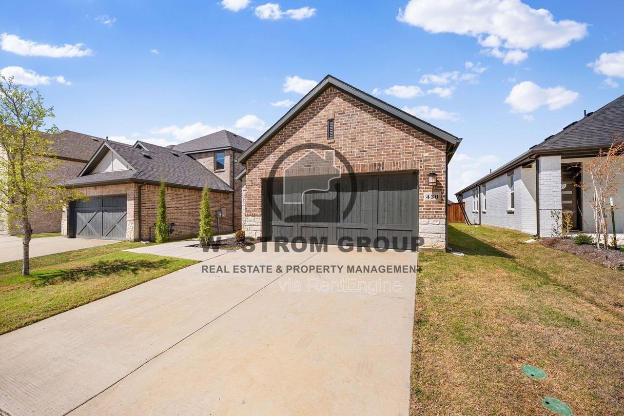 430 Cherry Laurel Dr - Photo 2 of 32