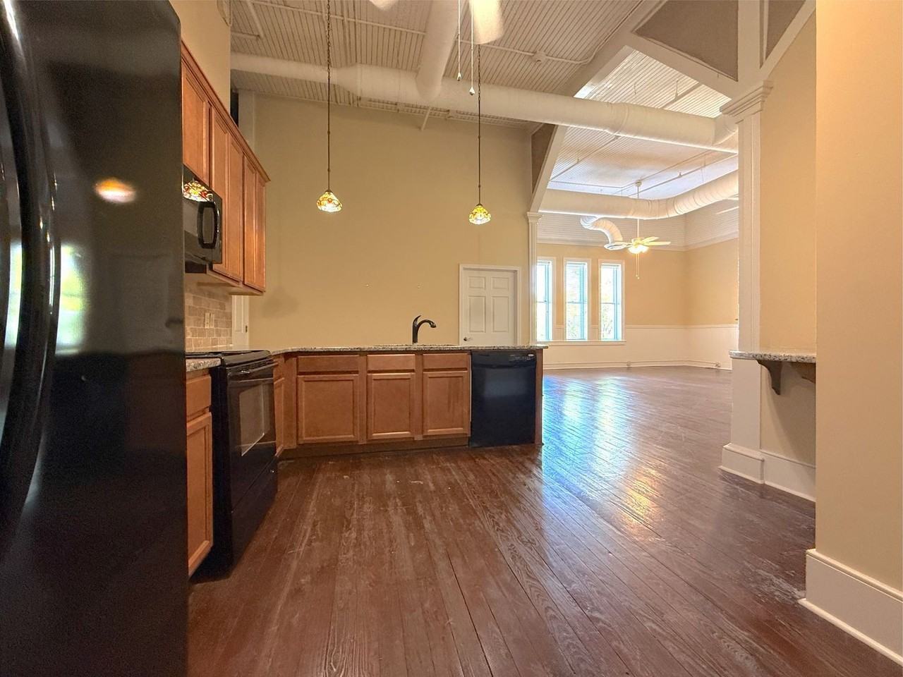 484 1st St #300 - Photo 2 of 6