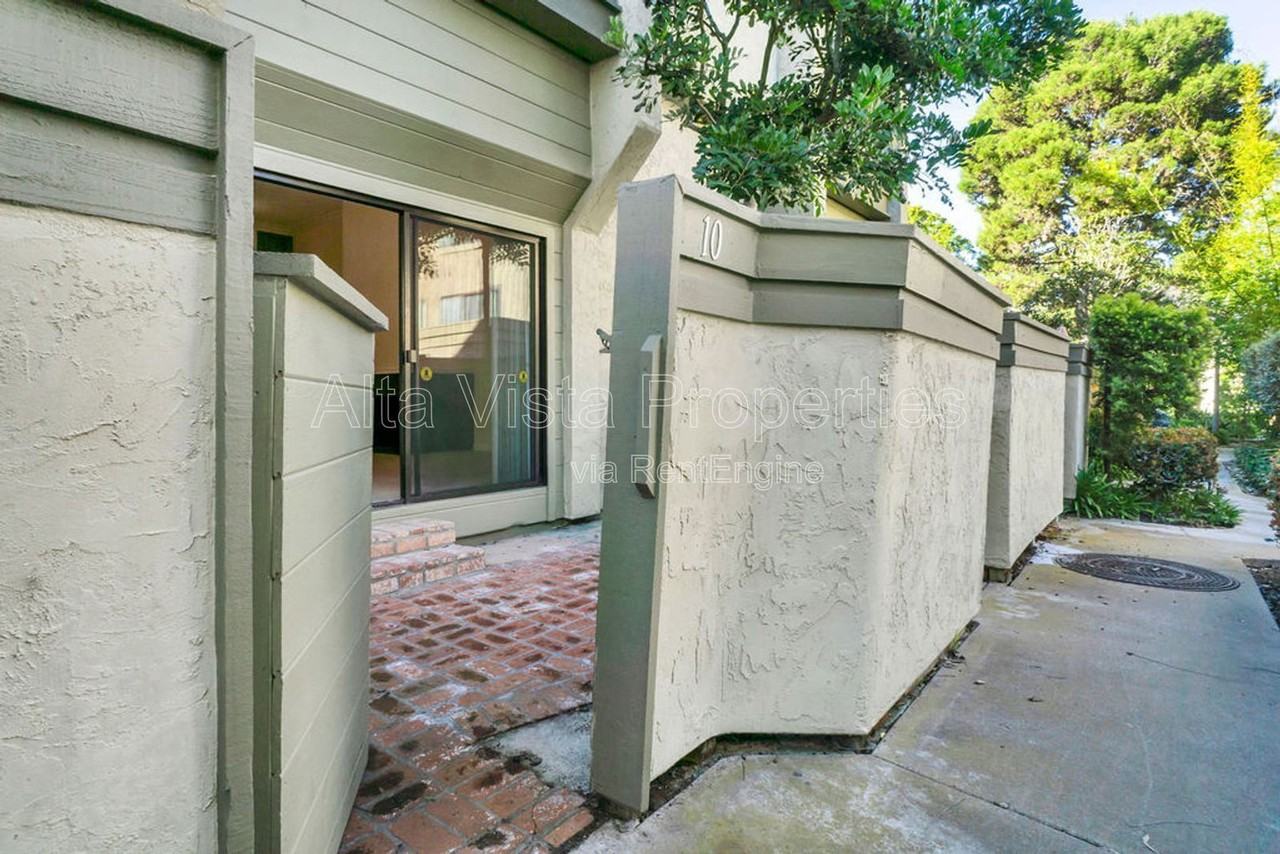 3211 Caminito Eastbluff #10 - Photo 2 of 43