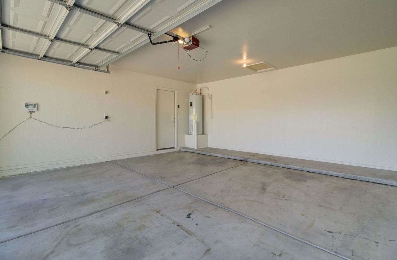 2049 E San Tan Ct - Photo 5 of 40