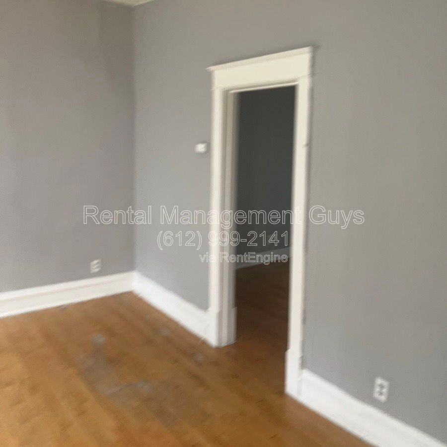 1015 Humboldt Ave N #2 - Photo 4 of 10