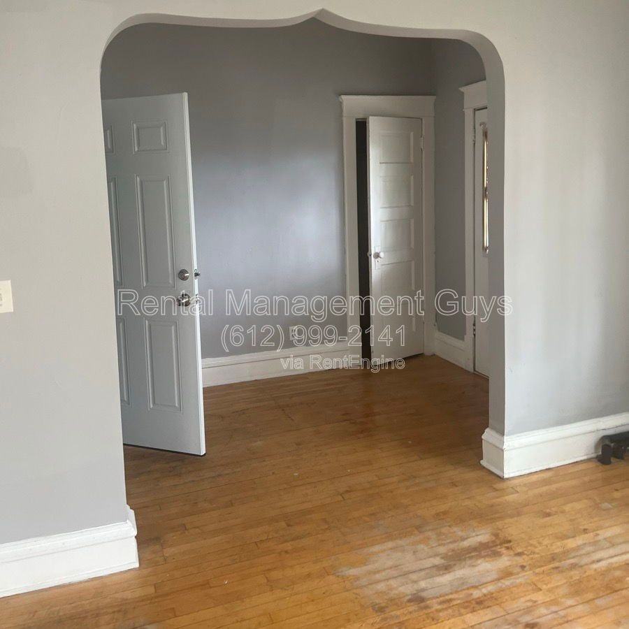 1015 Humboldt Ave N #2 - Photo 5 of 10