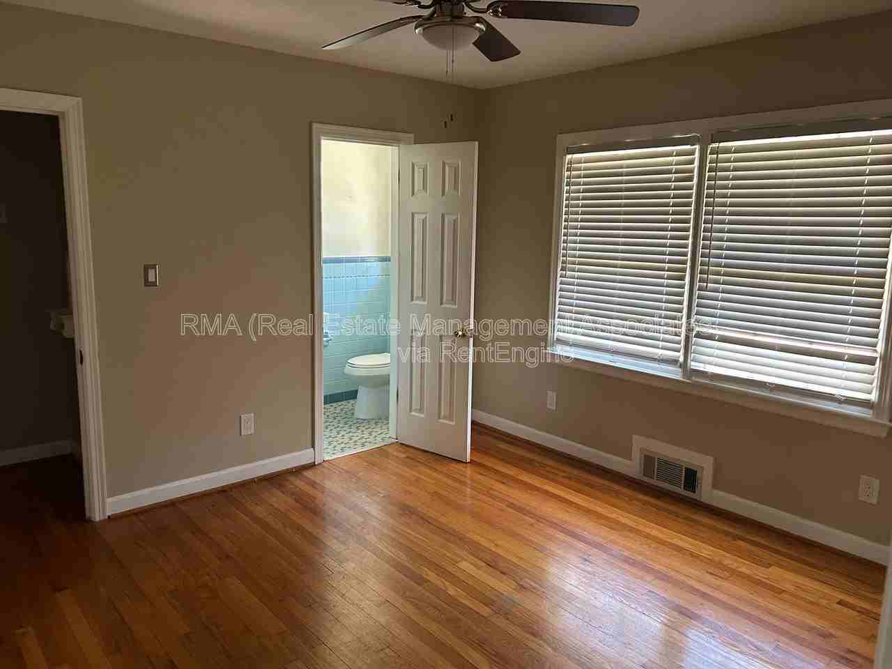 1133 E College St - Photo 5 of 10