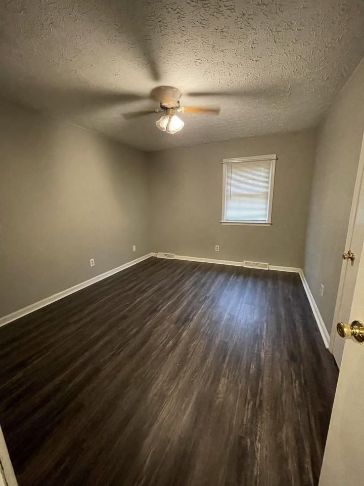118 Camp Ave #B - Photo 2 of 10