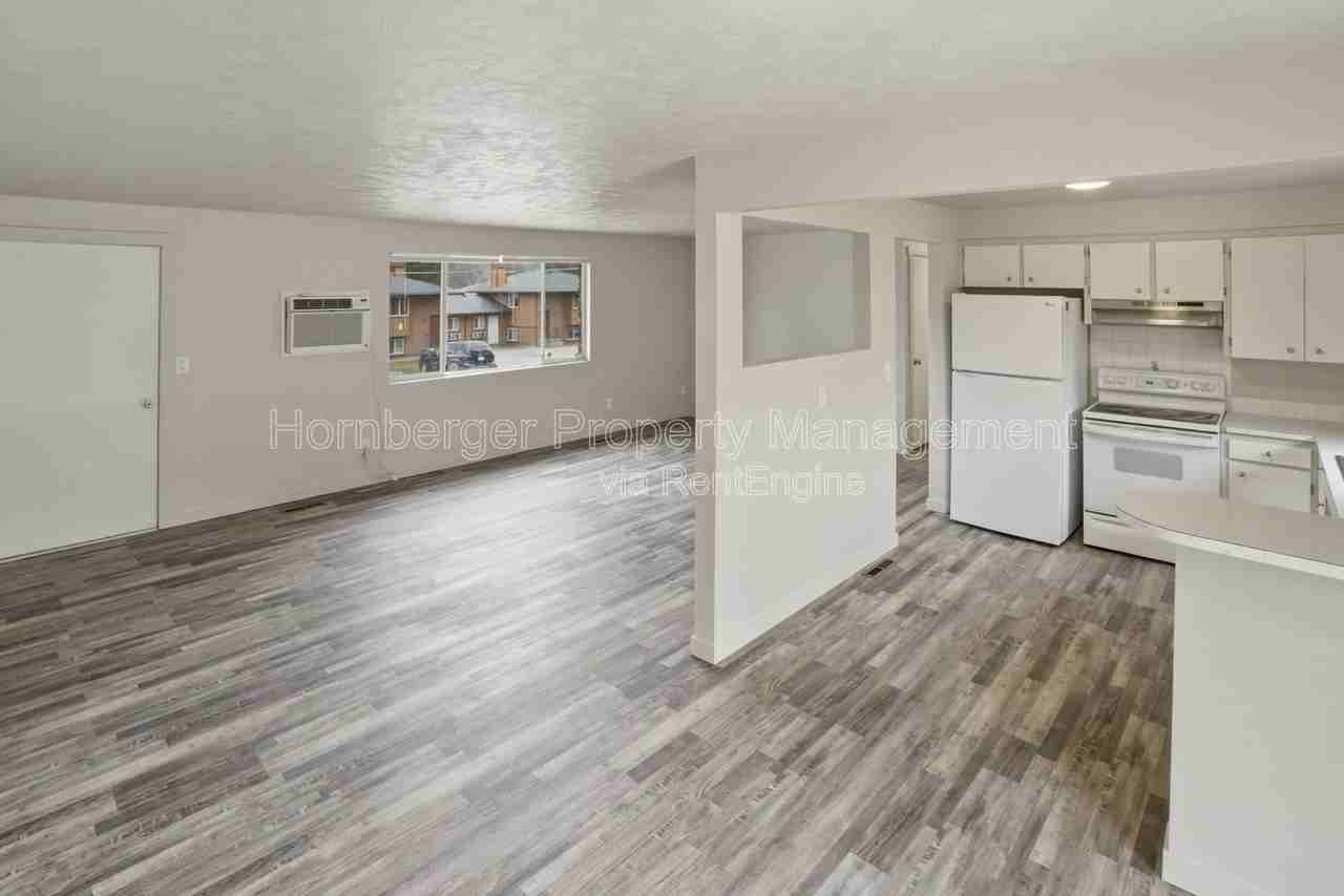 9715 N Stevens St - Photo 5 of 21