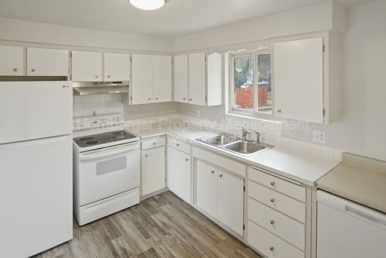 9715 N Stevens St - Photo 6 of 21