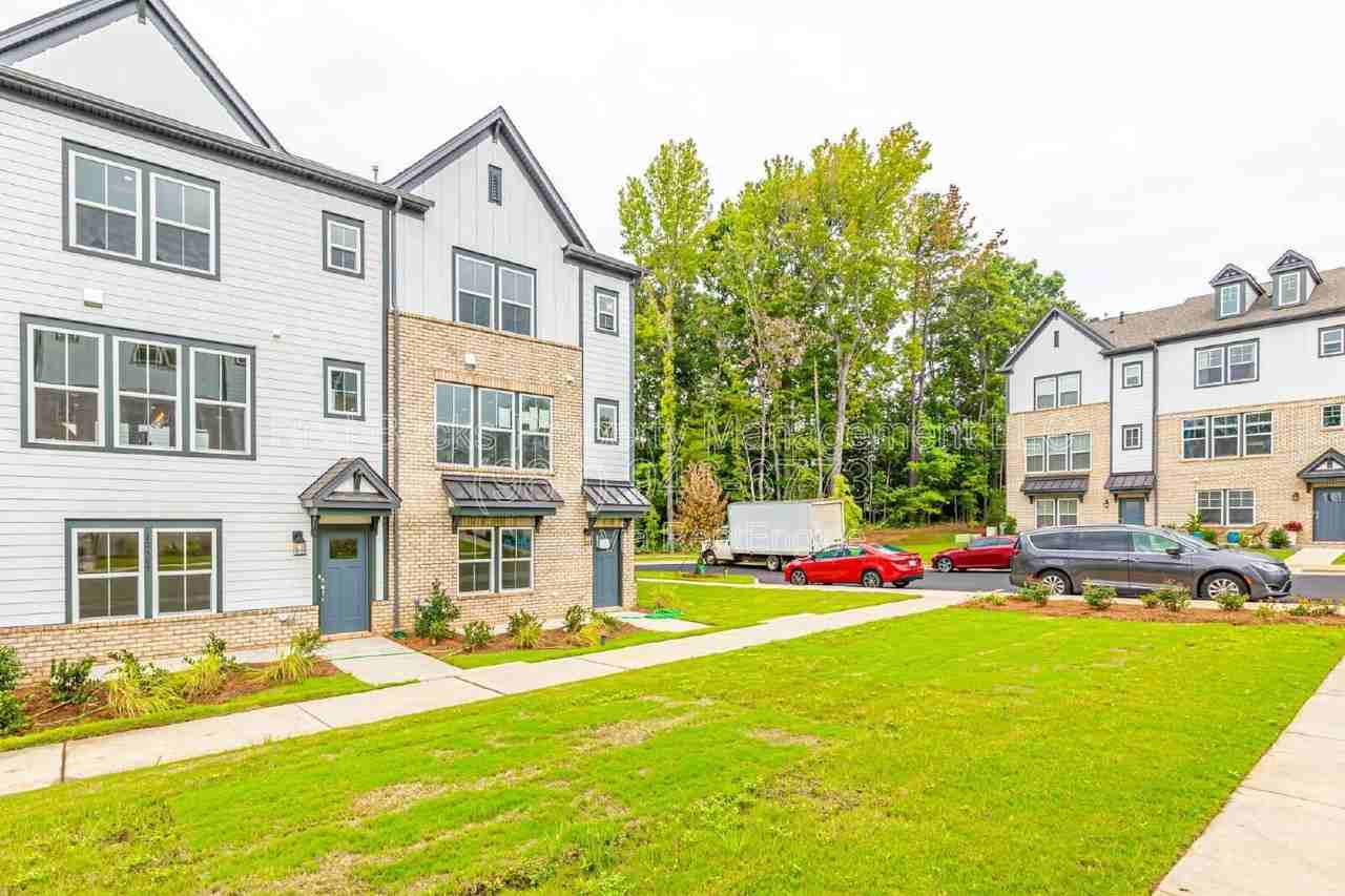 12305 Landry Renee Pl - Photo 2 of 32