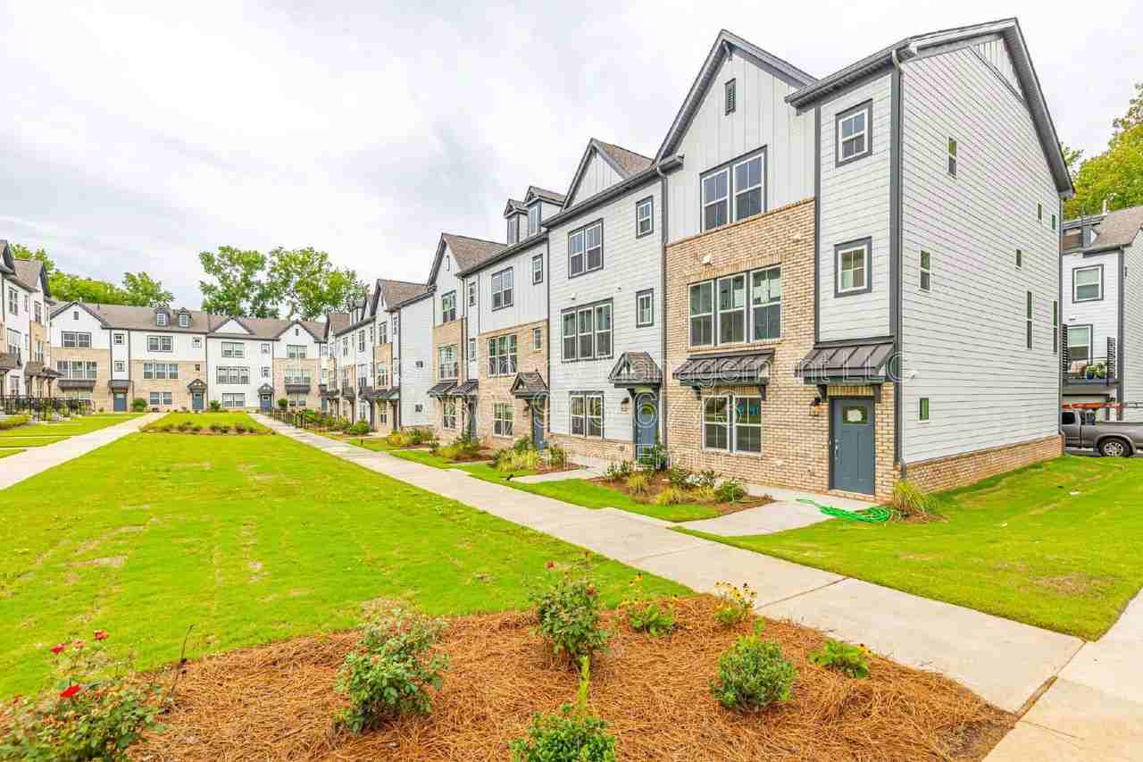 12305 Landry Renee Pl - Photo 3 of 32