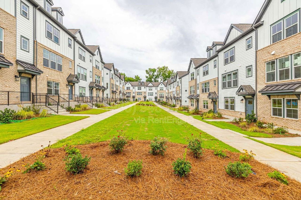 12305 Landry Renee Pl - Photo 4 of 32