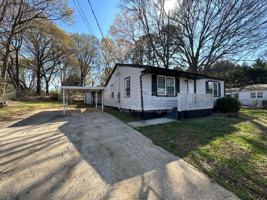 featured image of 402 S Yates St