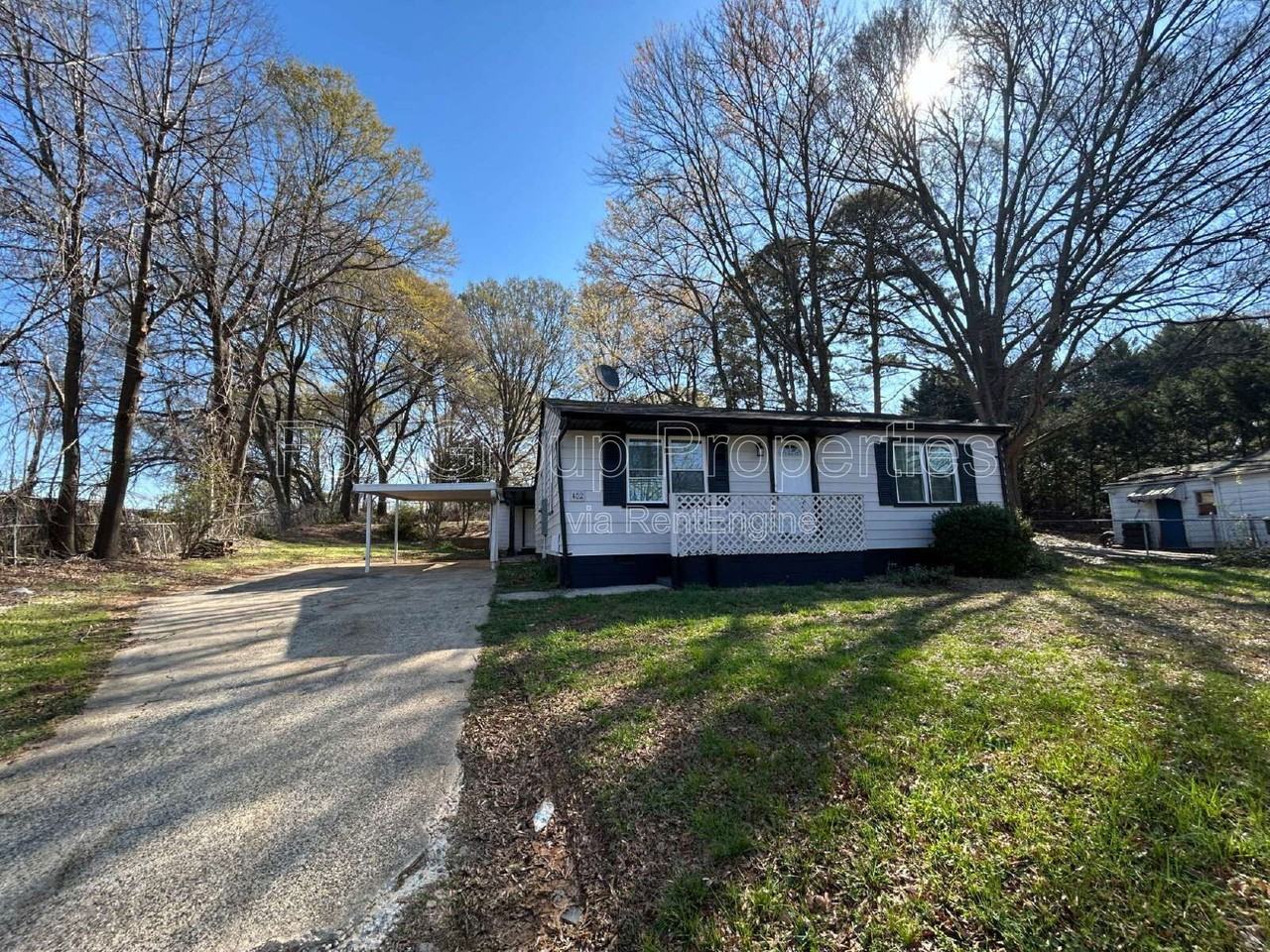 402 S Yates St - Photo 3 of 29