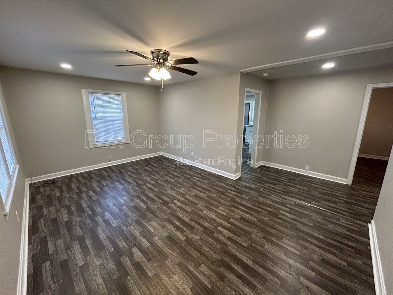 402 S Yates St - Photo 5 of 29