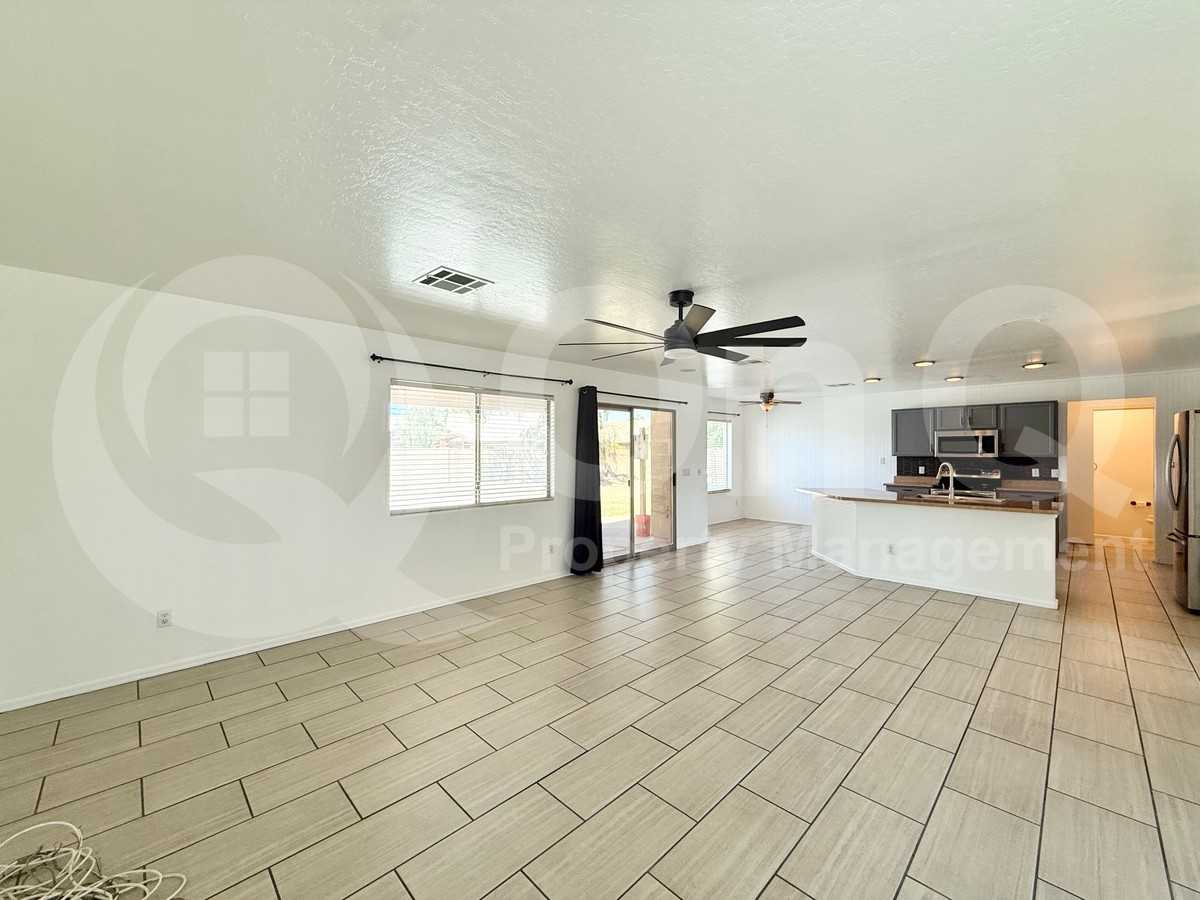 8812 N 67th Dr - Photo 7 of 31