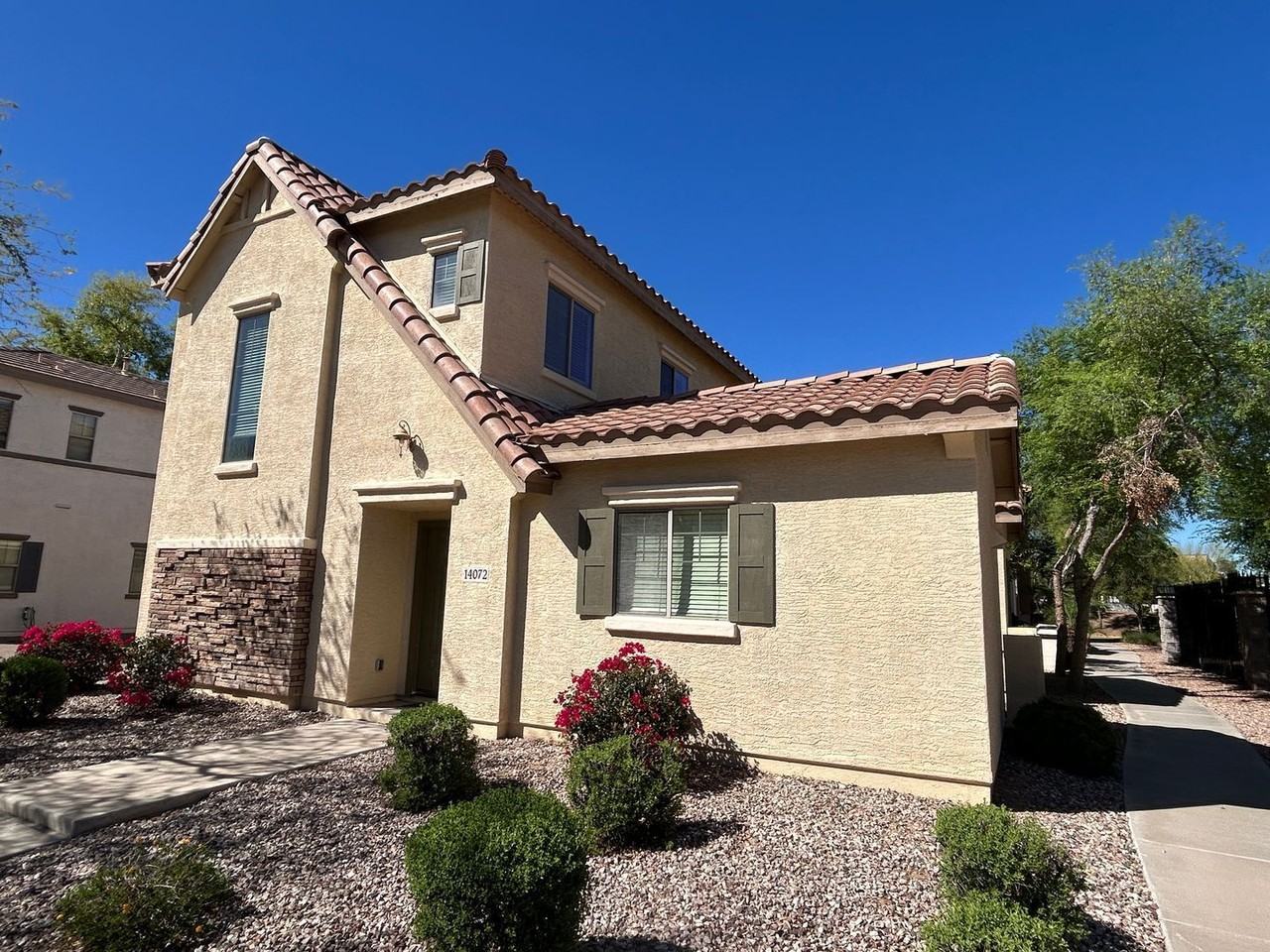 14072 W Country Gables Dr - Photo 3 of 19