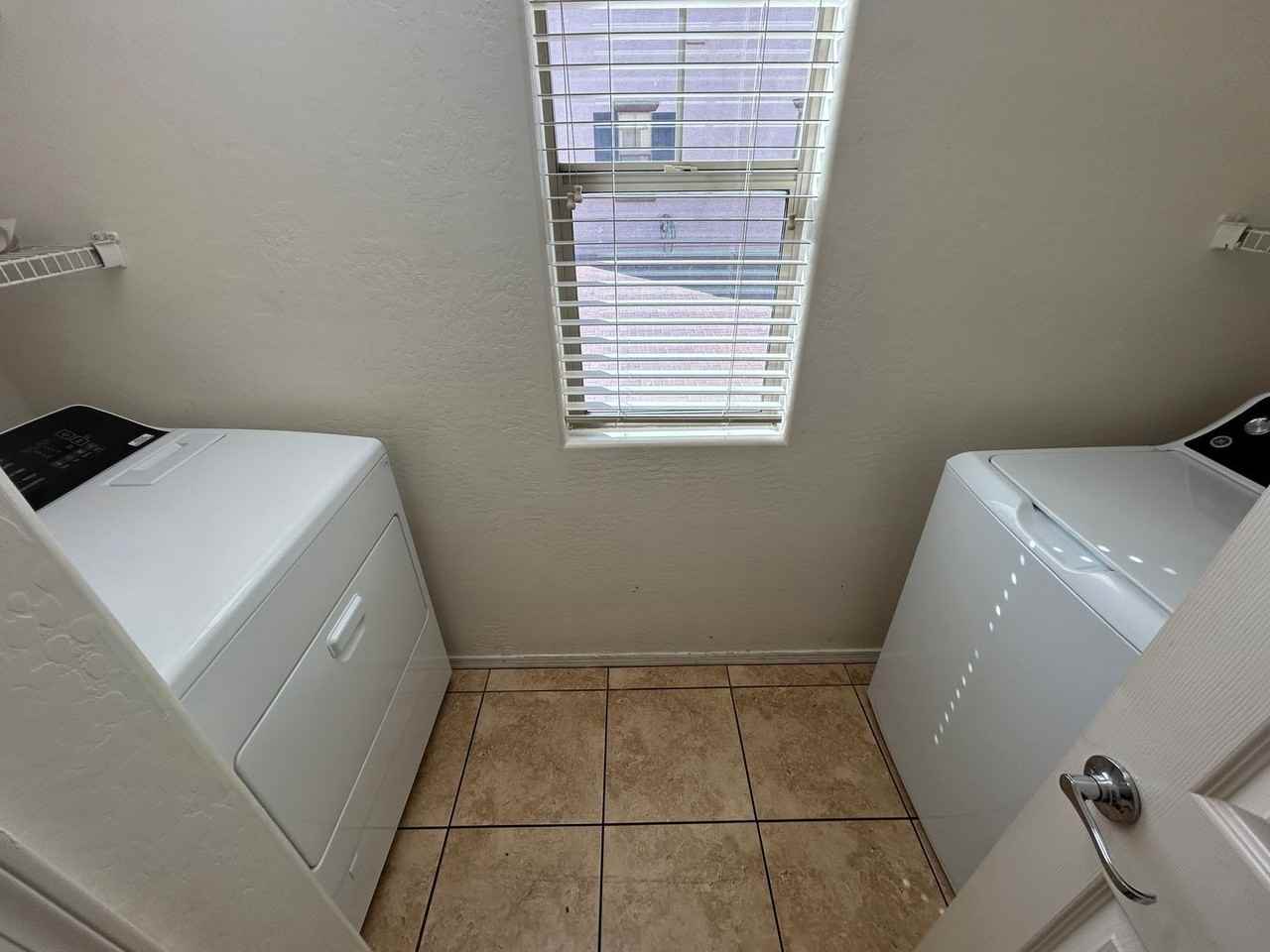 14072 W Country Gables Dr - Photo 7 of 19