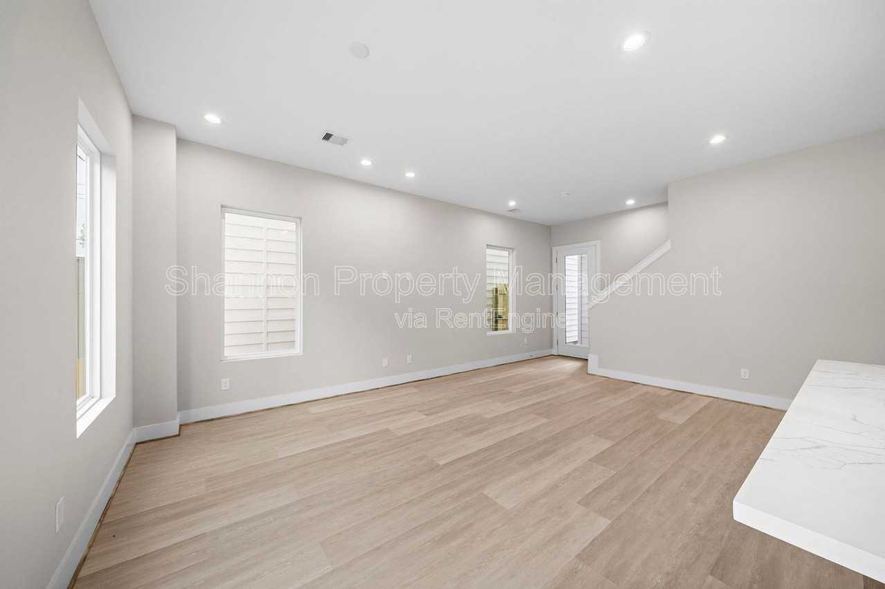 24 Bucan St #C - Photo 4 of 31