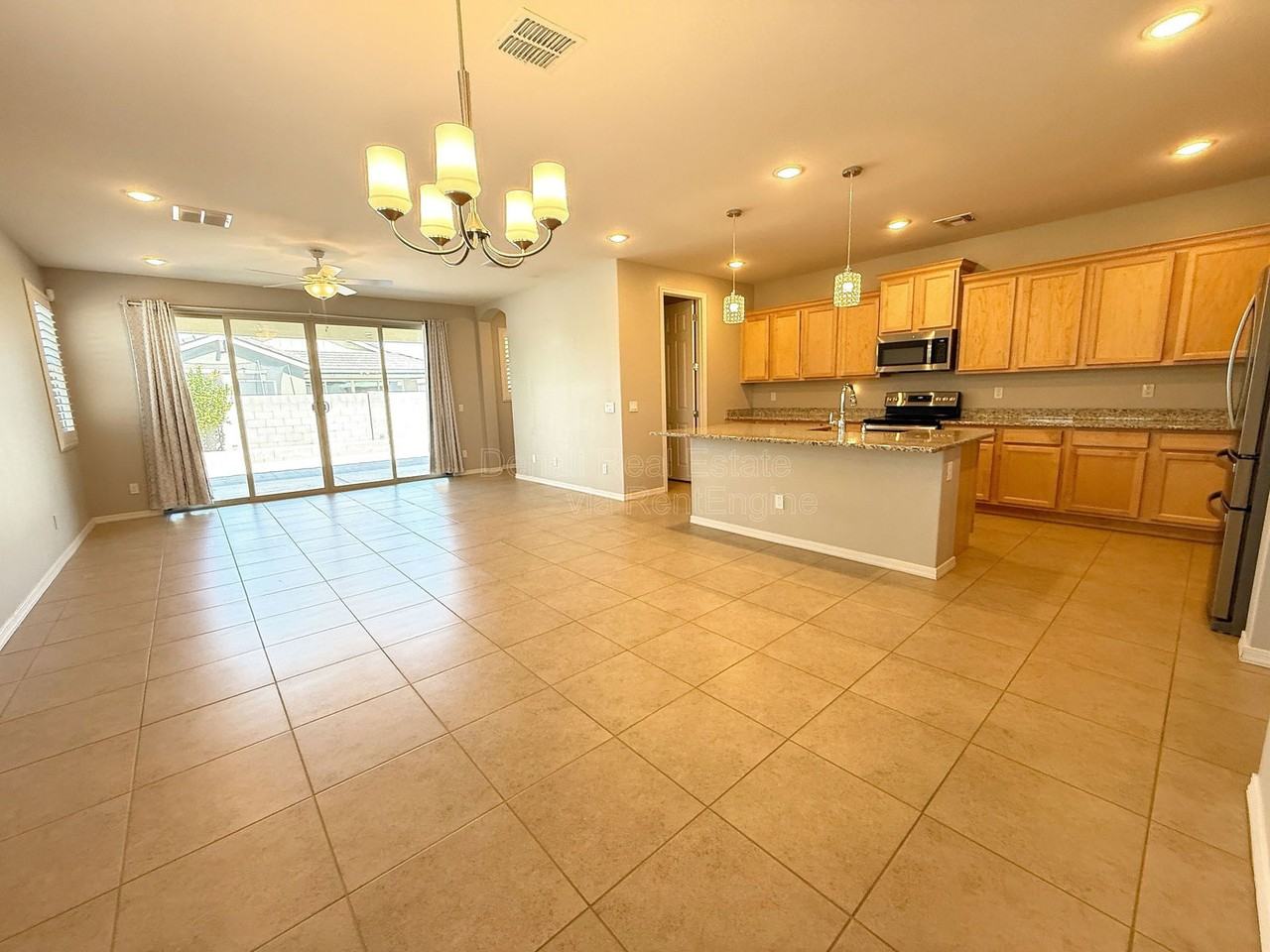 15170 W Pierce St - Photo 5 of 28