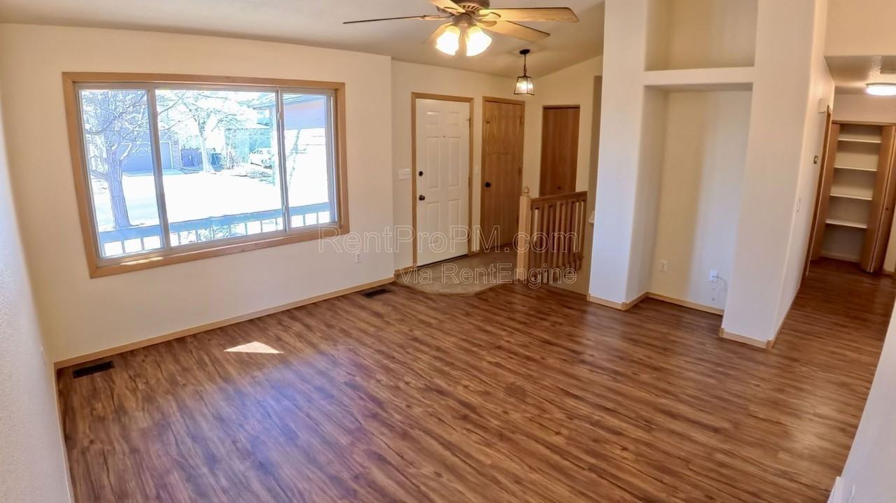 1514 Carmela Ct - Photo 4 of 20