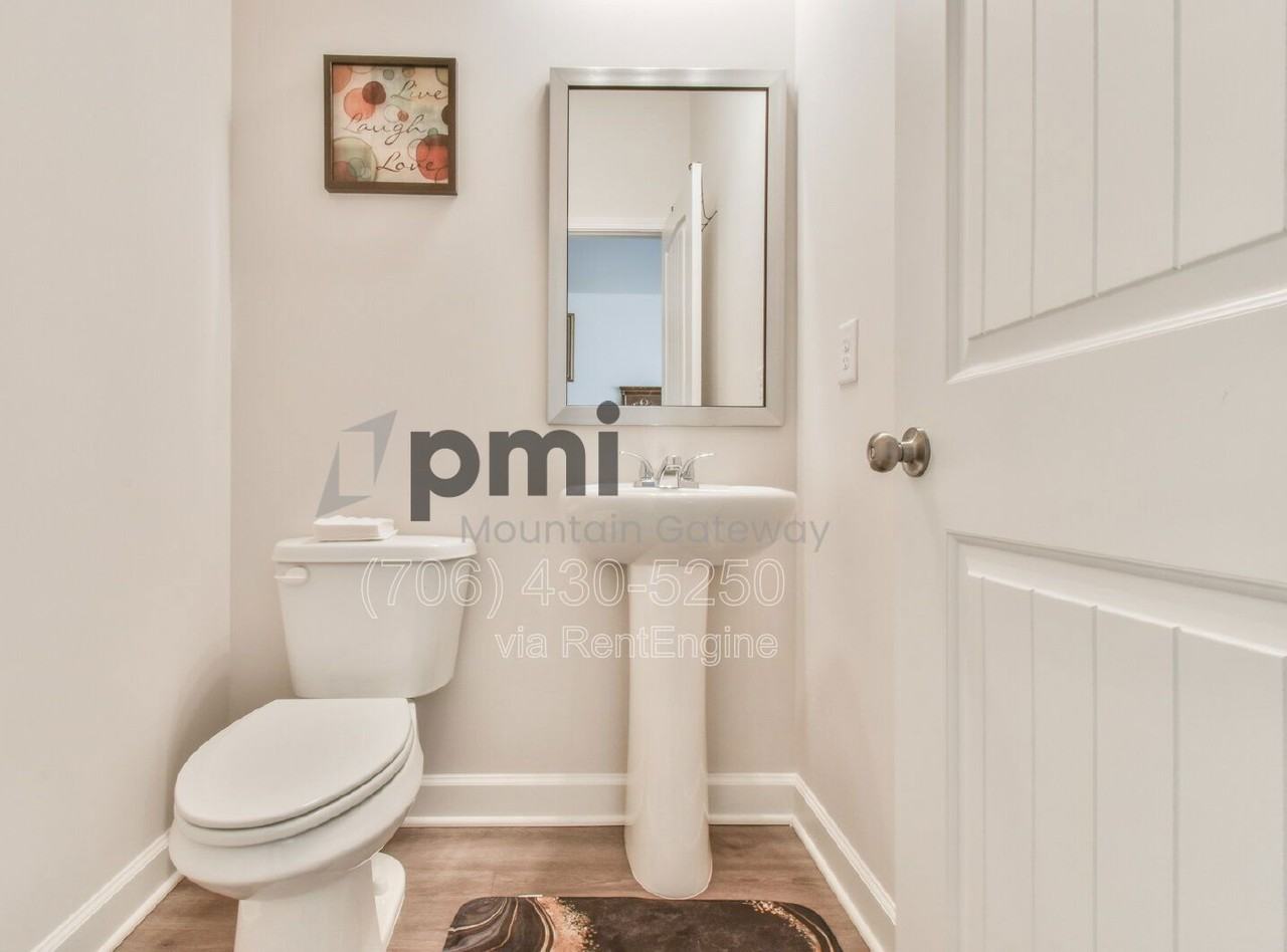 6306 Pine Ridge Pt - Photo 4 of 34