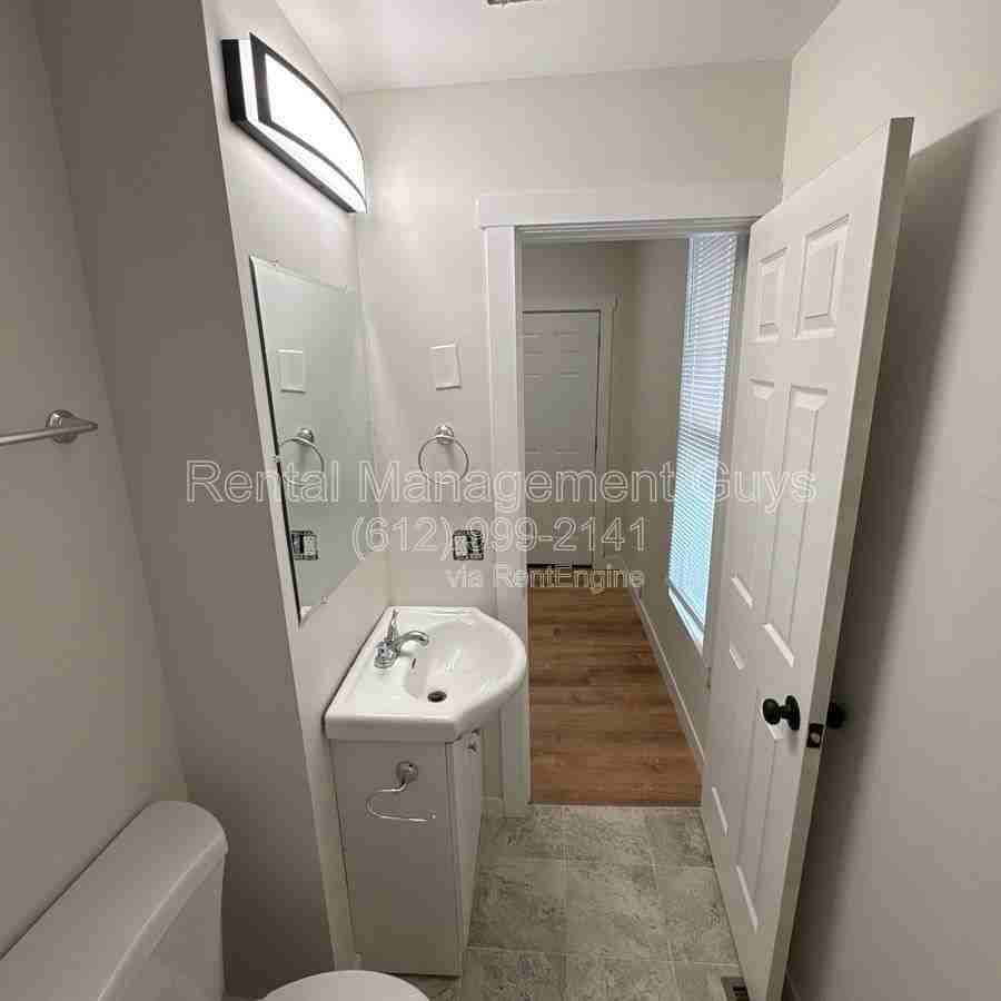 2631 Girard Ave N #1 - Photo 7 of 21