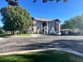 featured image of 215 N 1st St