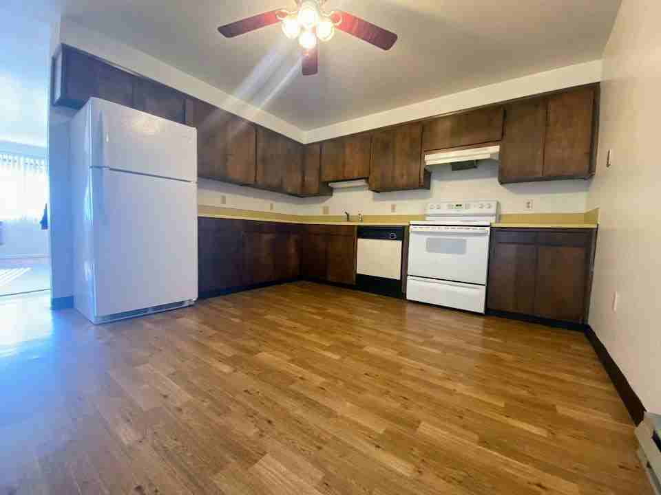 2487 Kerr St #12 - Photo 6 of 11