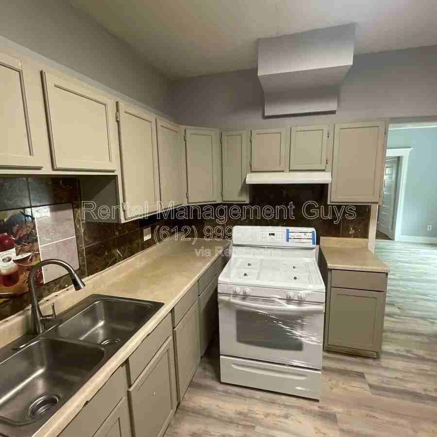 2931 Bryant Ave N #2 - Photo 2 of 50