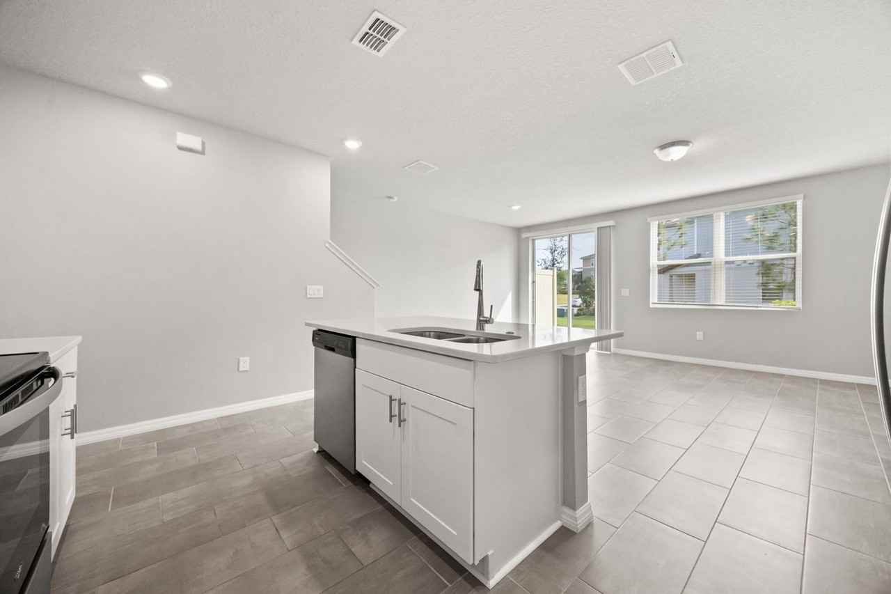 431 Legacy Loop - Photo 6 of 22