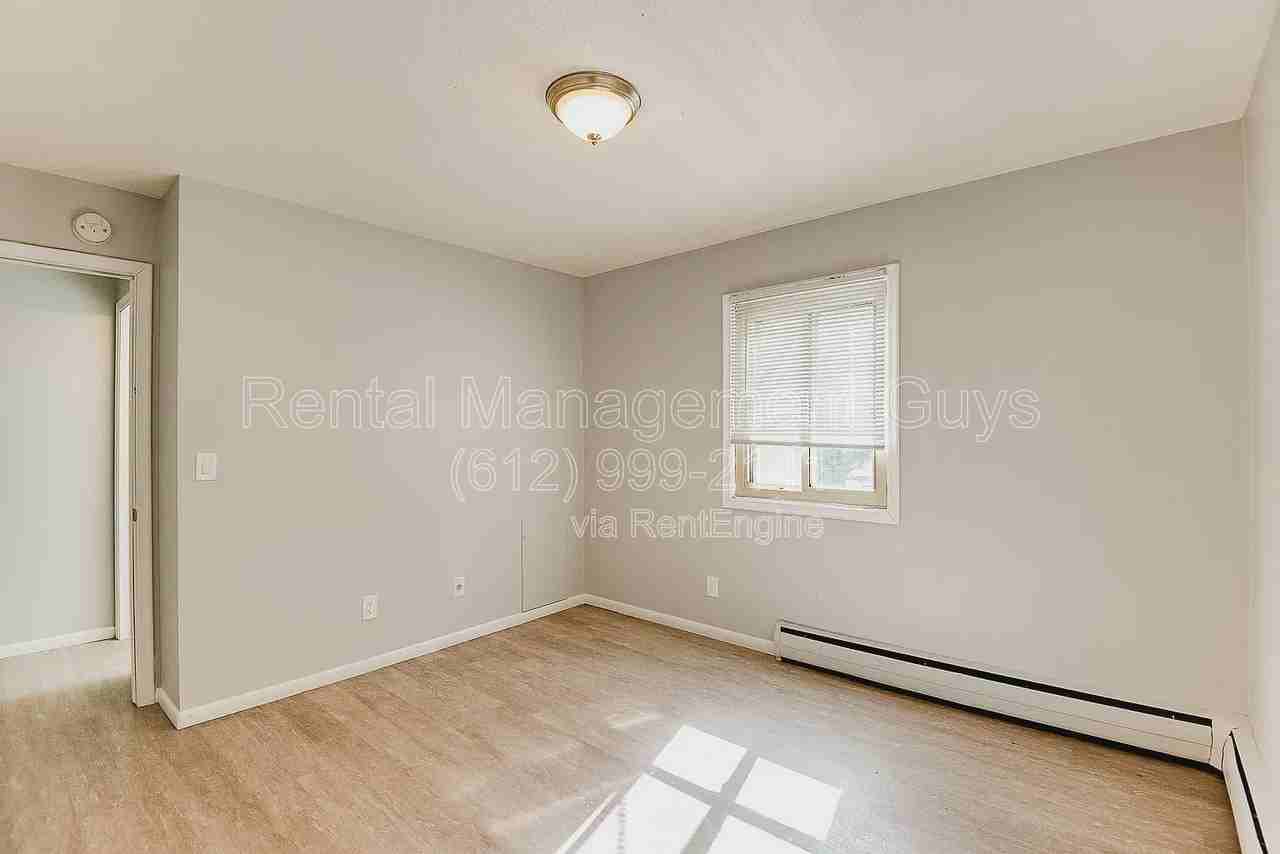 3001 N 3rd St #1 - Photo 4 of 8