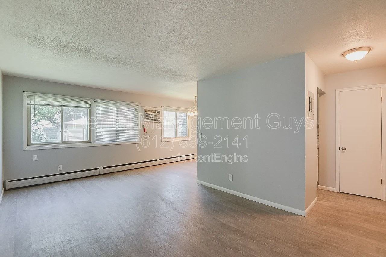 3001 N 3rd St #1 - Photo 5 of 8