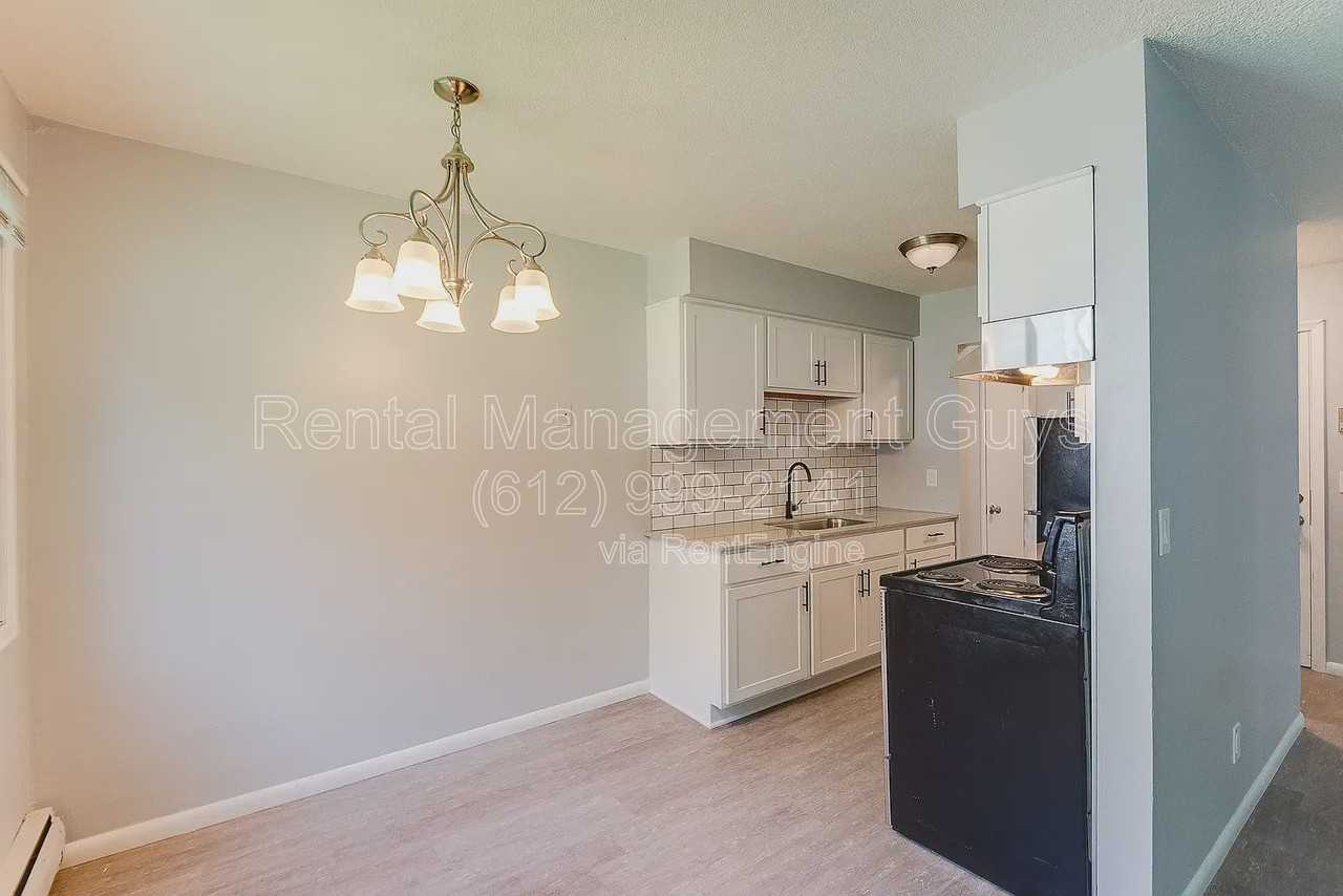 3001 N 3rd St #1 - Photo 7 of 8